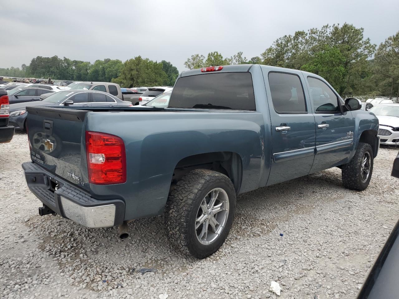 3GCPCSE03BG285902 2011 Chevrolet Silverado C1500 Lt