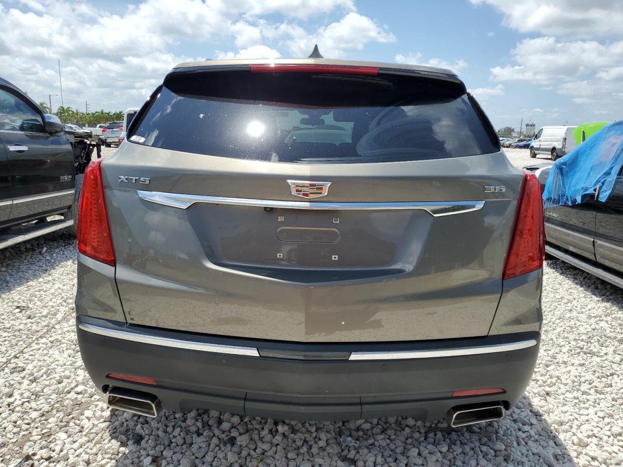 1GYKNARS3JZ219028 2018 Cadillac Xt5