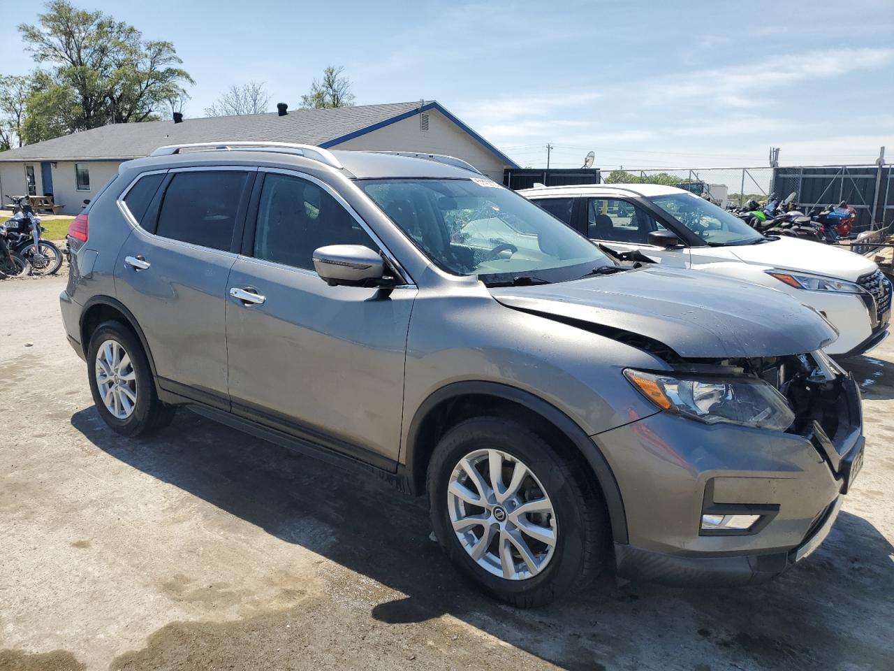 KNMAT2MT2HP565073 NISSAN ROGUE 2017