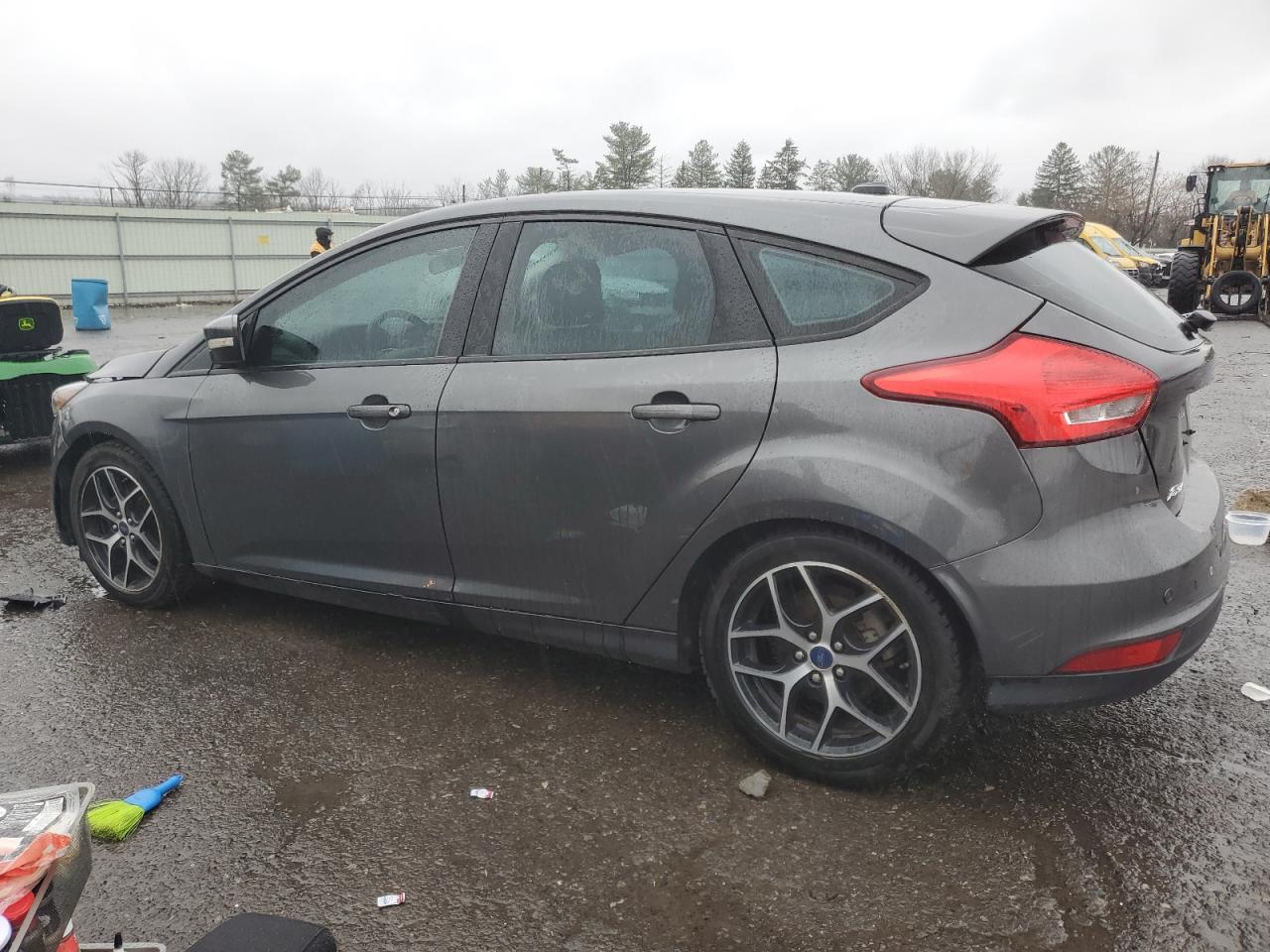 1FADP3M24HL242400 2017 Ford Focus Sel