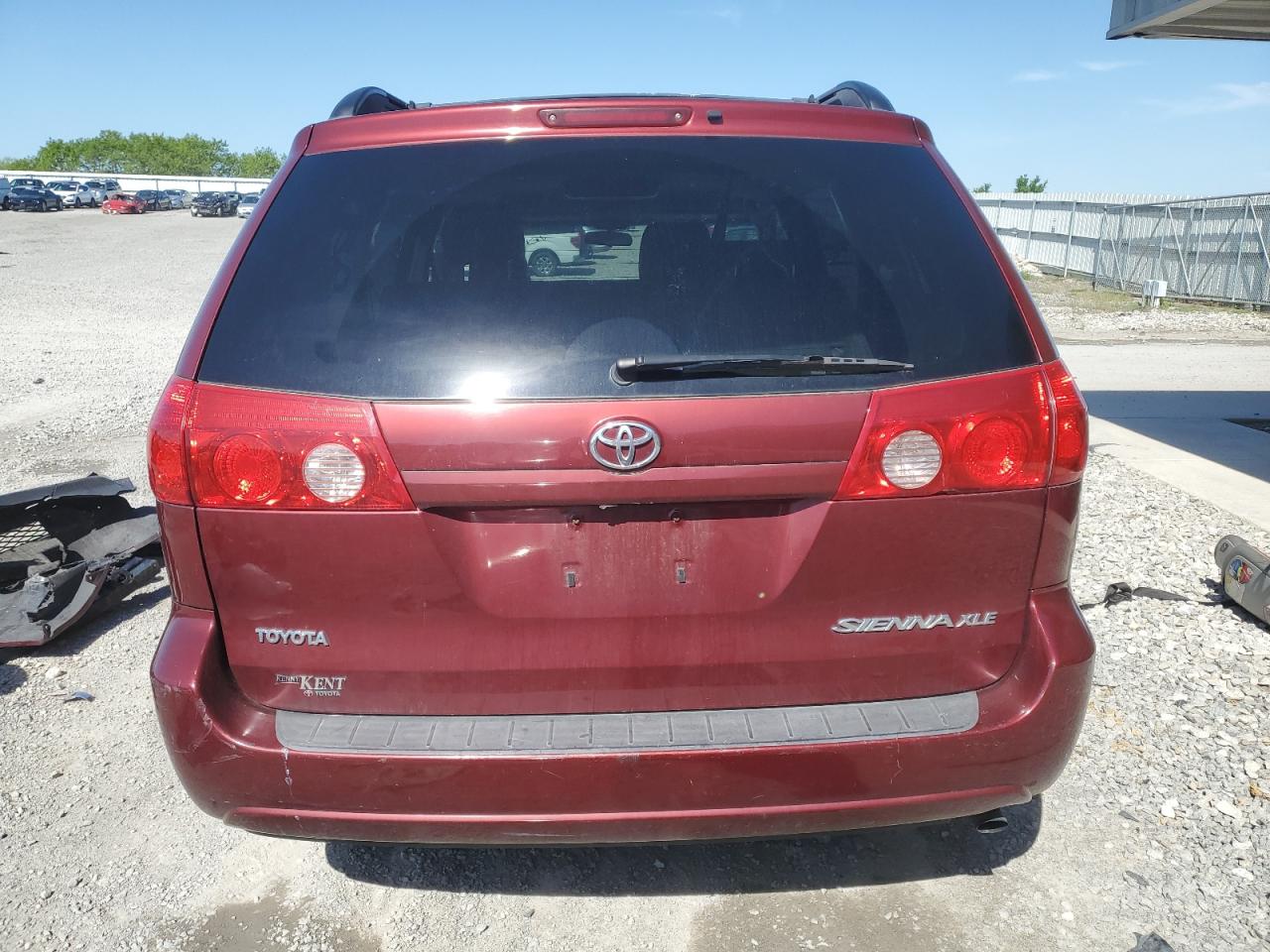 5TDZK22C08S163017 2008 Toyota Sienna Xle