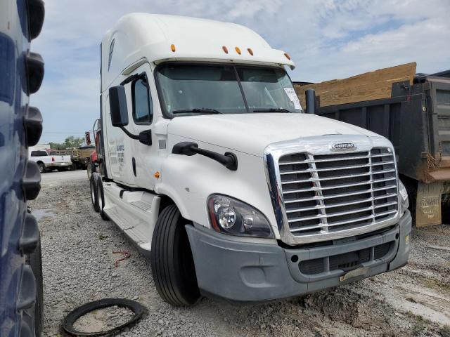 Lot #2489562265 2015 FREIGHTLINER CASCADIA 1 salvage car