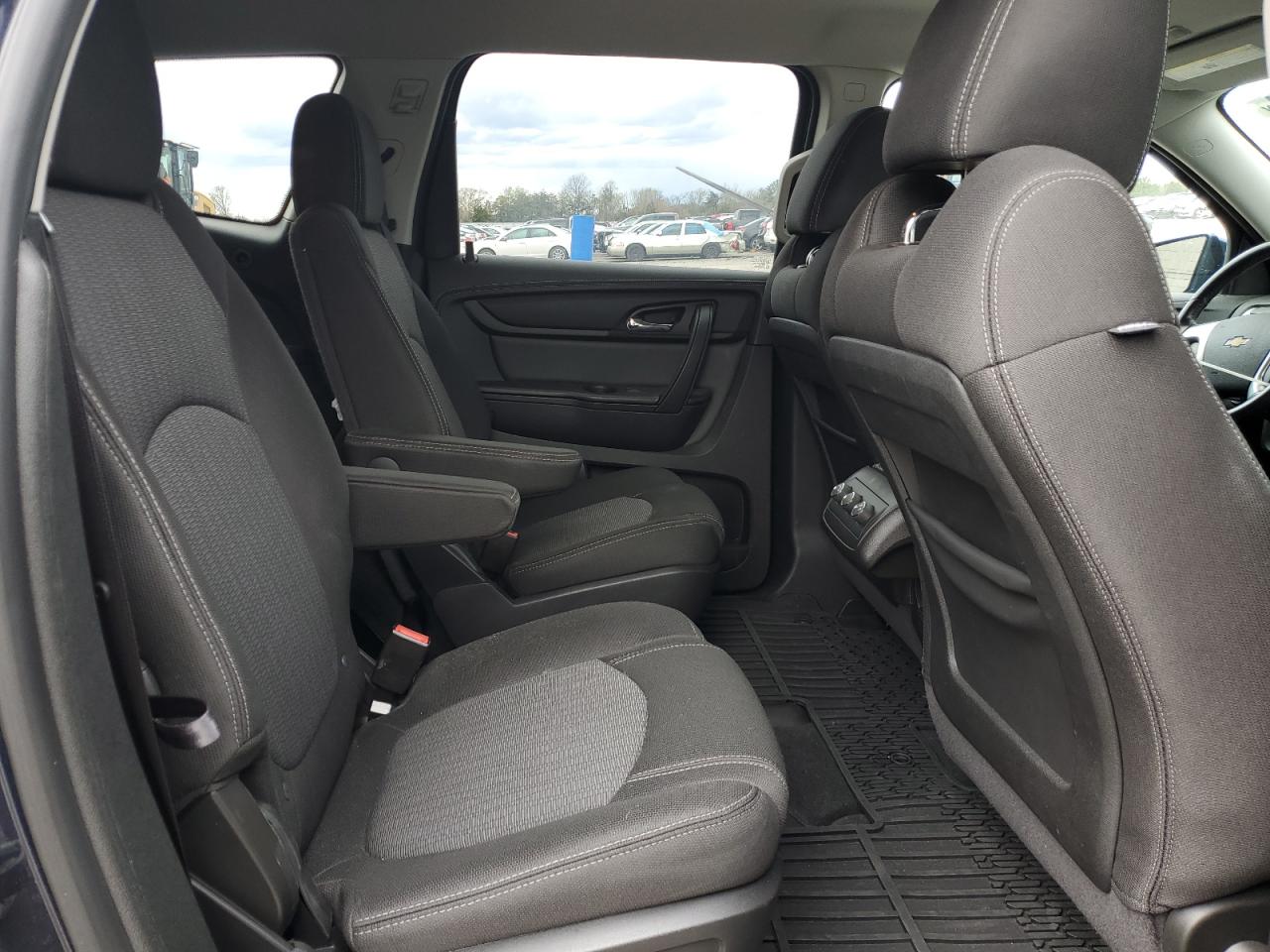 1GNKRGKD6HJ175843 CHEVROLET TRAVERSE 2017