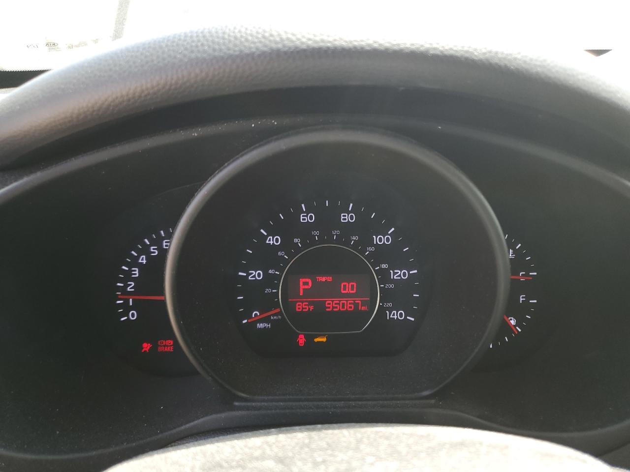 KNDJP3A55K7015910 2019 Kia Soul +