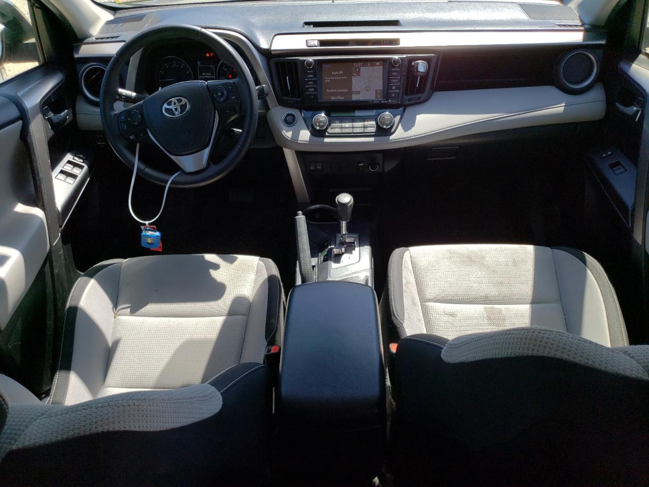 JTMRFREV7HJ139109 2017 Toyota Rav4 Xle