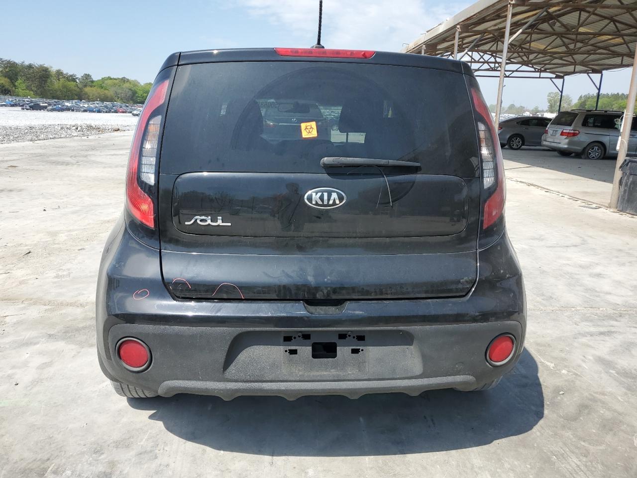 KNDJN2A28J7623389 2018 Kia Soul