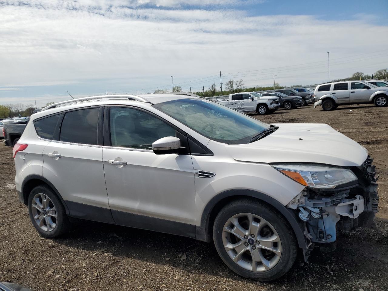 1FMCU0J91FUB91987 2015 Ford Escape Titanium