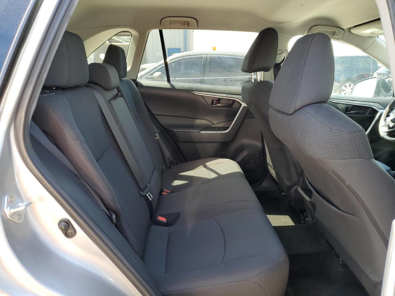 VIN: 2T3H1RFV2MC132820 2021 TOYOTA RAV4
