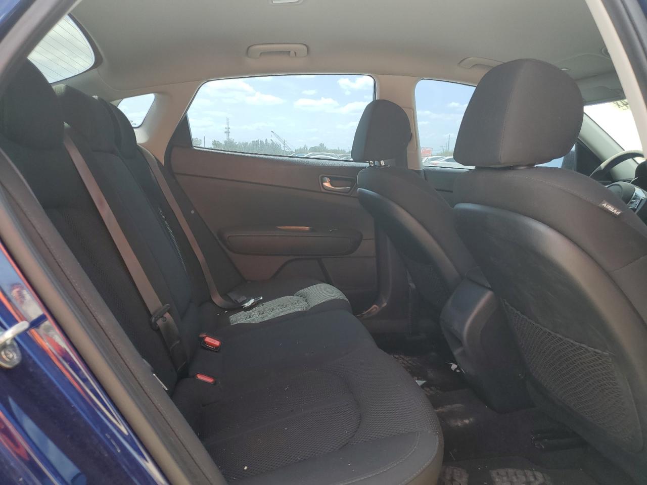 5XXGT4L31KG369728 2019 Kia Optima Lx