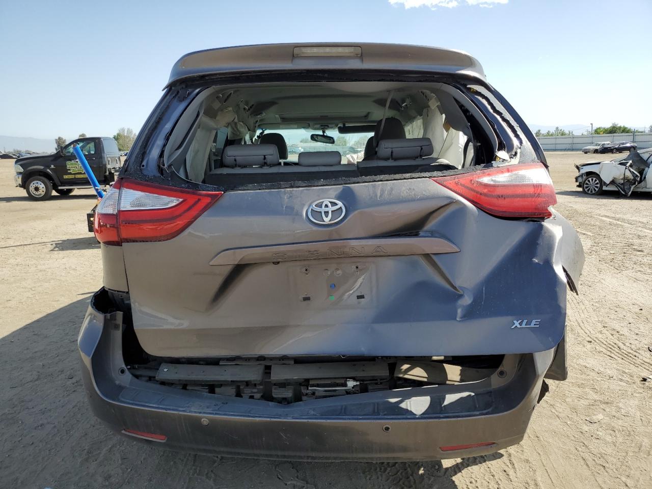 5TDYZ3DC3HS897998 2017 Toyota Sienna Xle