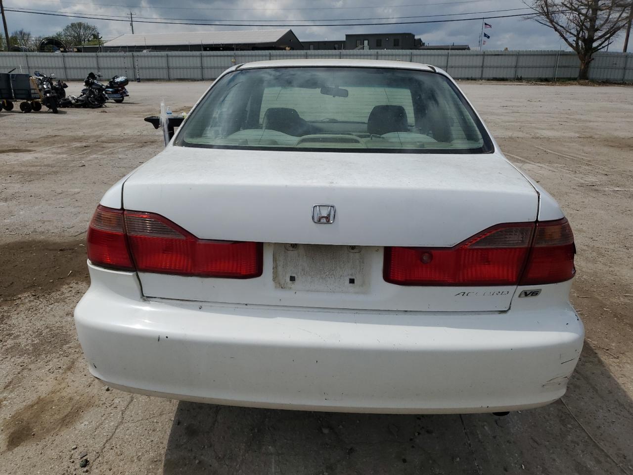 1HGCG1648YA042951 2000 Honda Accord Lx