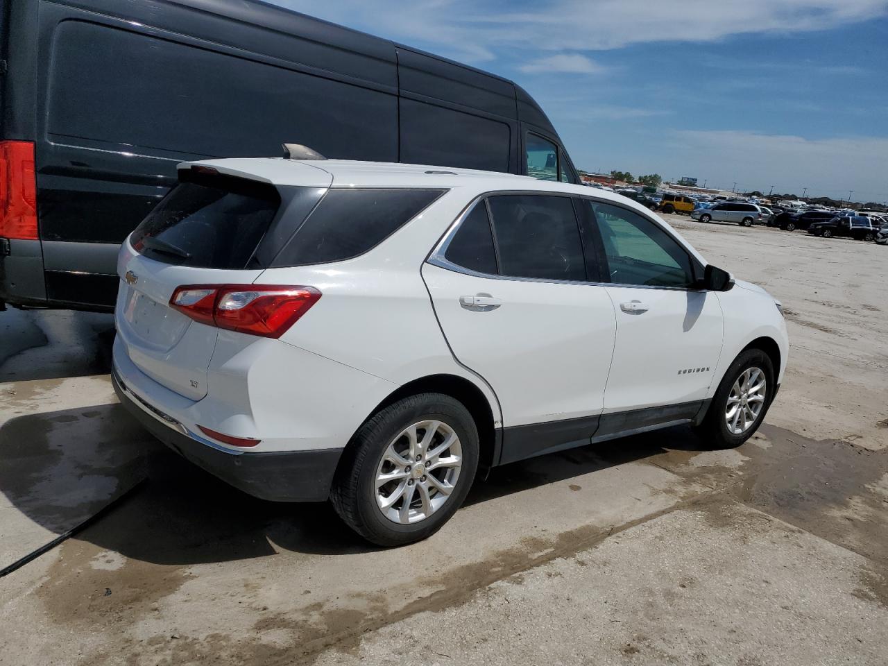 2GNAXJEV9J6279782 2018 Chevrolet Equinox Lt