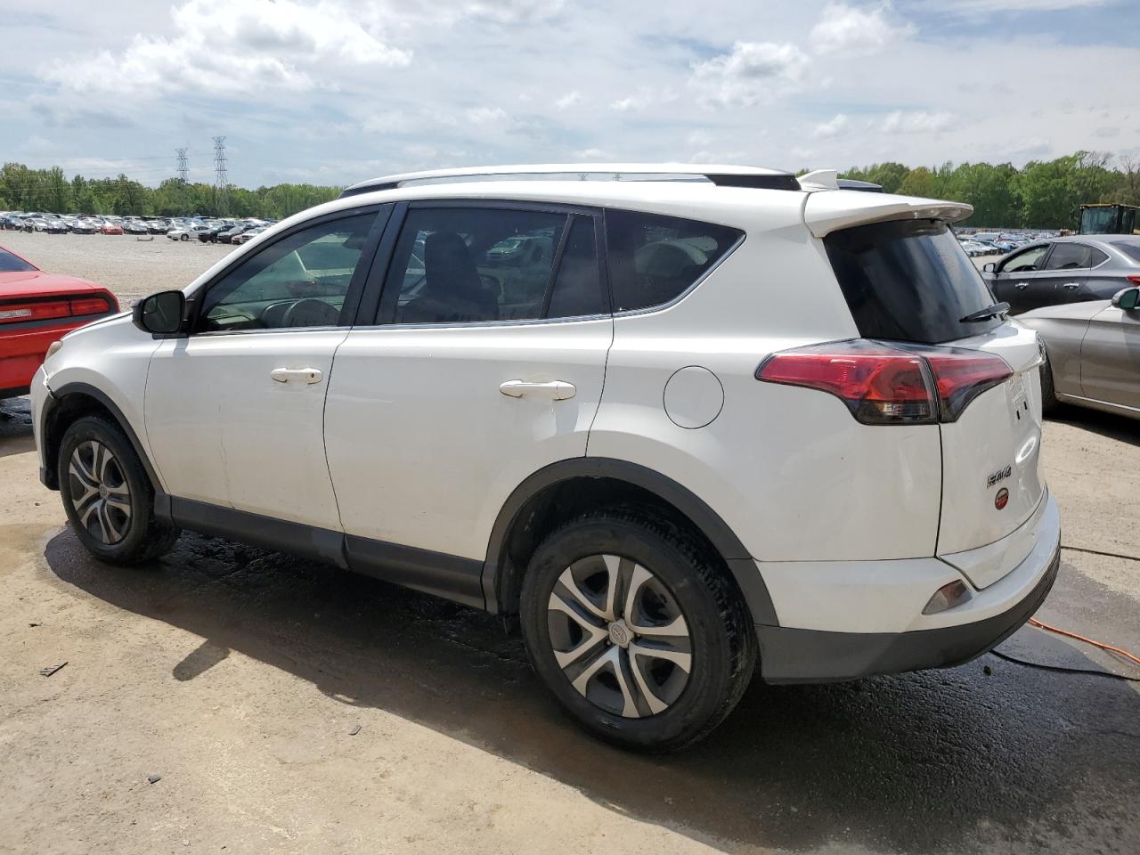 2017 Toyota Rav4 Le vin: JTMZFREV4HJ105340