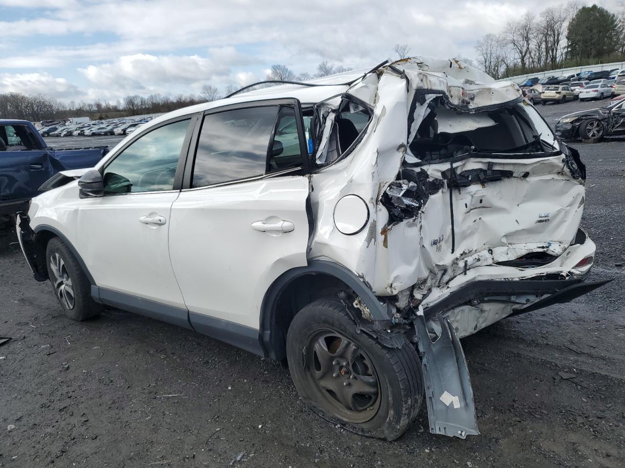 2T3BFREV0JW738877 TOYOTA RAV4 2018