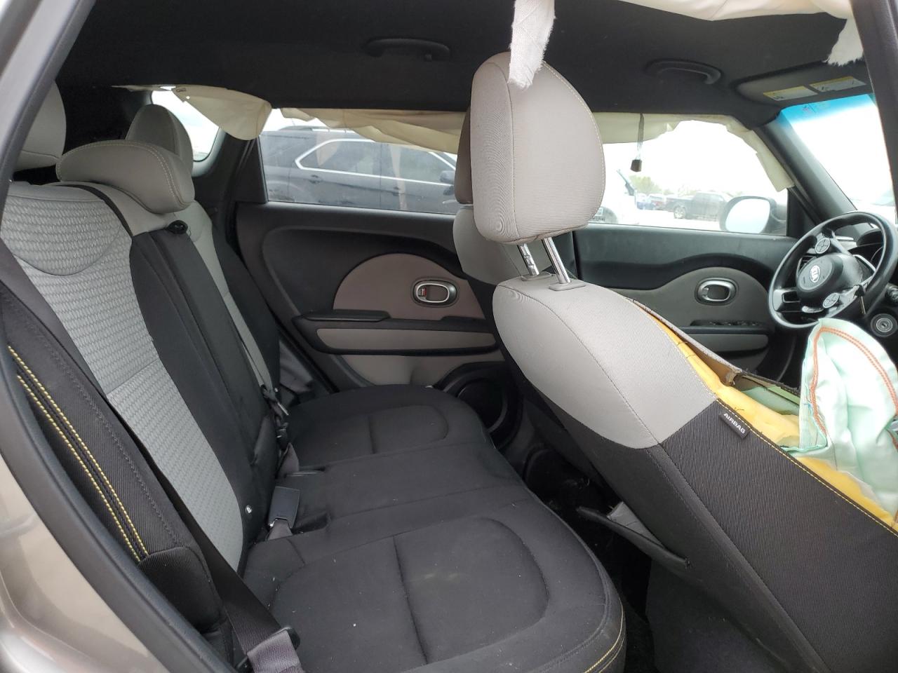 KNDJP3A54G7357808 2016 Kia Soul +