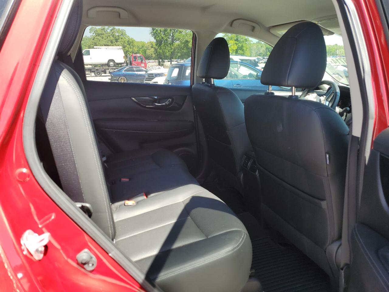 JN8AT2MT9HW393988 NISSAN ROGUE 2017