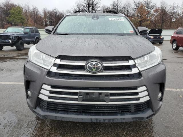 VIN 5TDJZRFH0KS708275 2019 Toyota Highlander, SE no.5