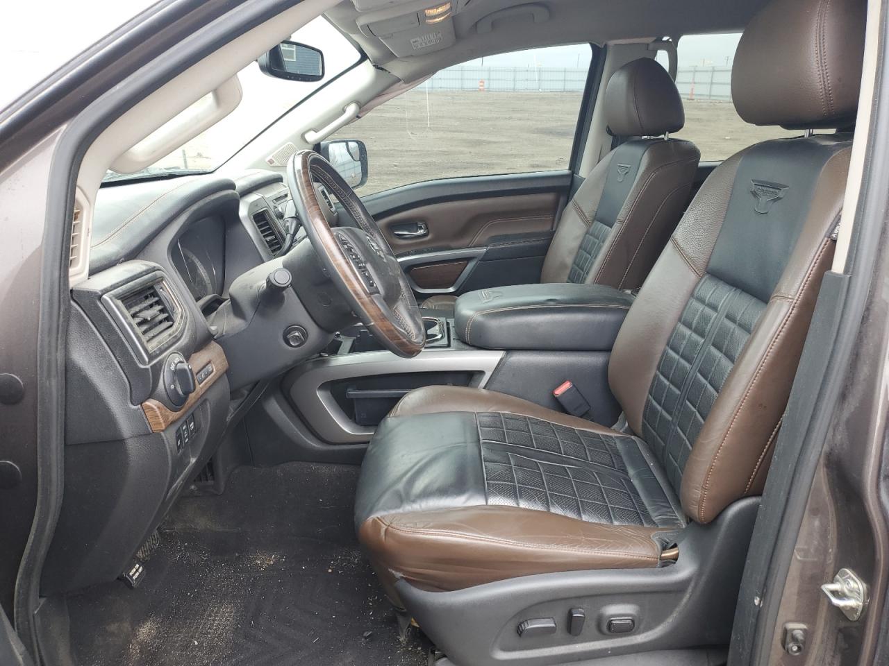 1N6AA1E5XHN504787 NISSAN TITAN 2017