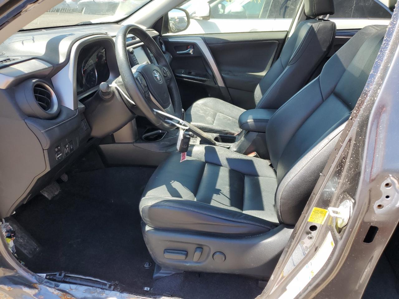 JTMDJREV9HD128202 TOYOTA RAV4 2017