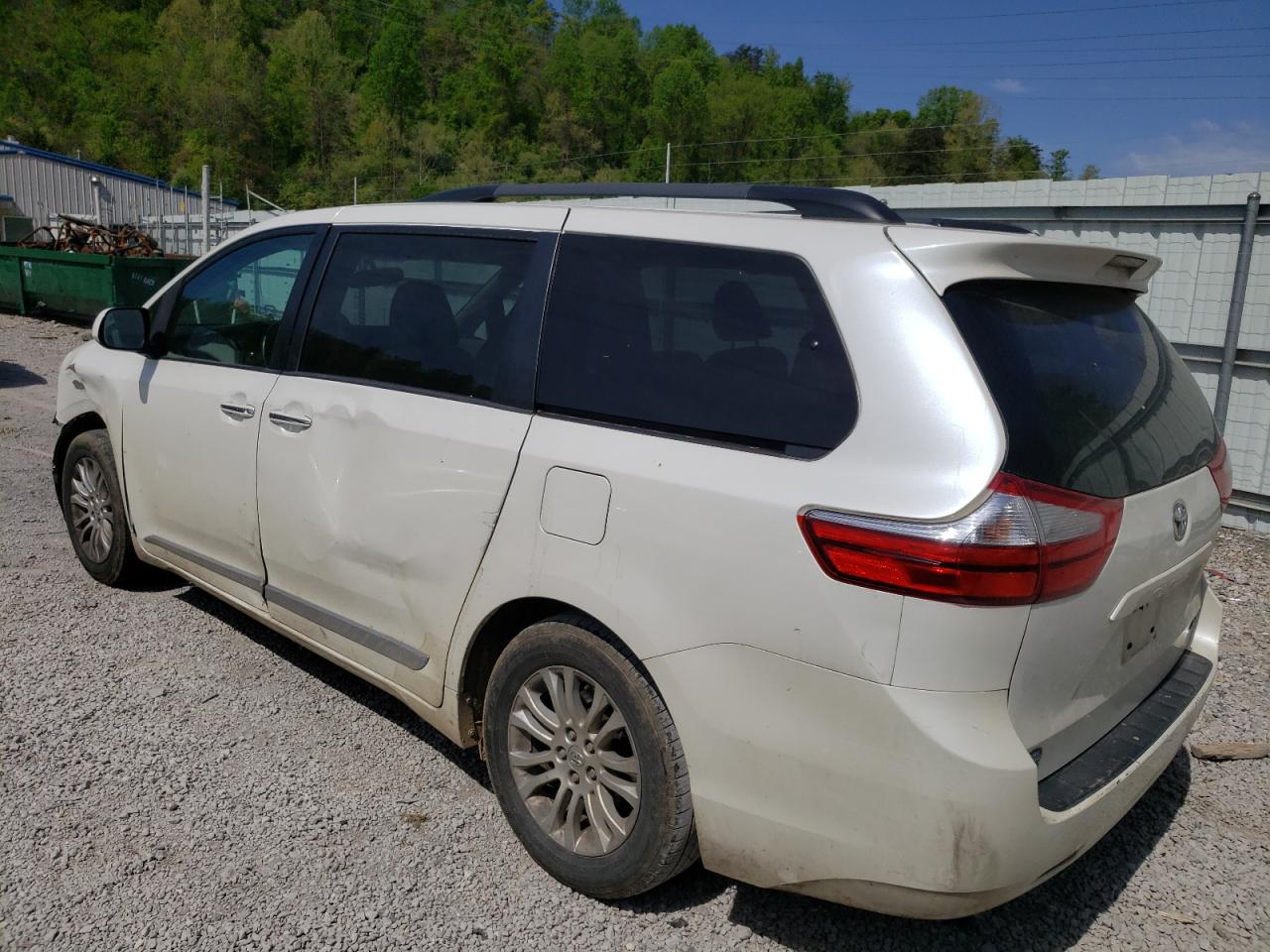 5TDYK3DC3FS625646 2015 Toyota Sienna Xle