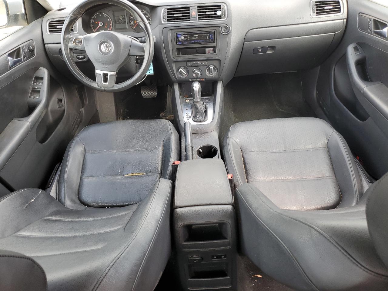 3VWDX7AJ2BM303694 2011 Volkswagen Jetta Se