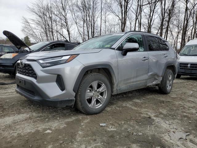 Lot #2457549187 2022 TOYOTA RAV4 XLE salvage car