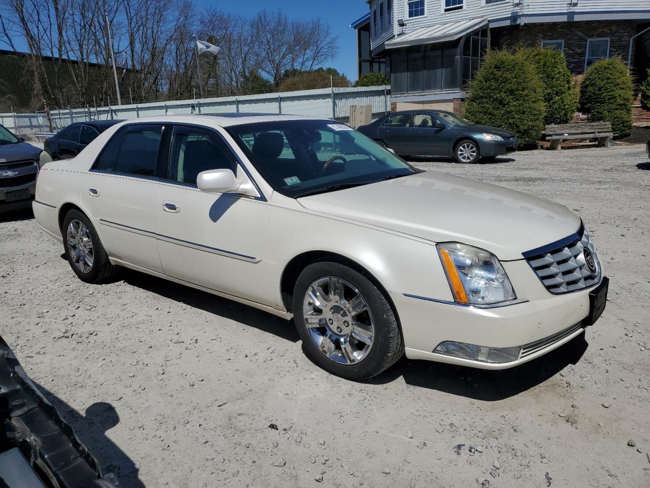 1G6KP5E93AU116928 2010 Cadillac Dts Platinum