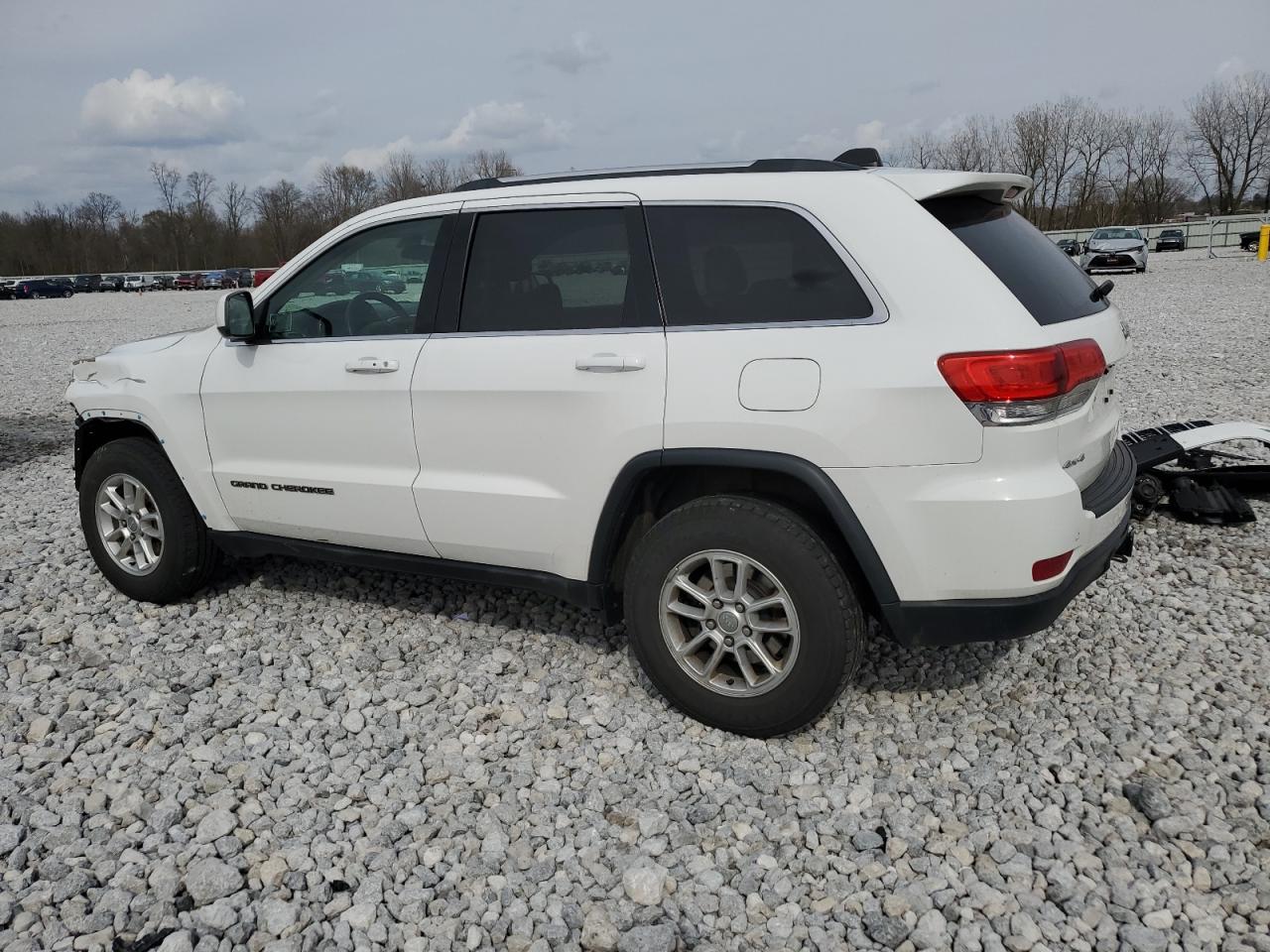 1C4RJFAG3KC635590 2019 Jeep Grand Cherokee Laredo