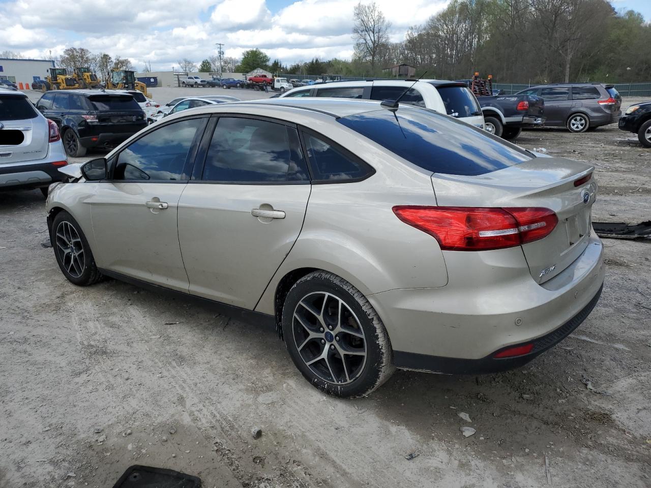 2018 Ford Focus Sel vin: 1FADP3H22JL229242