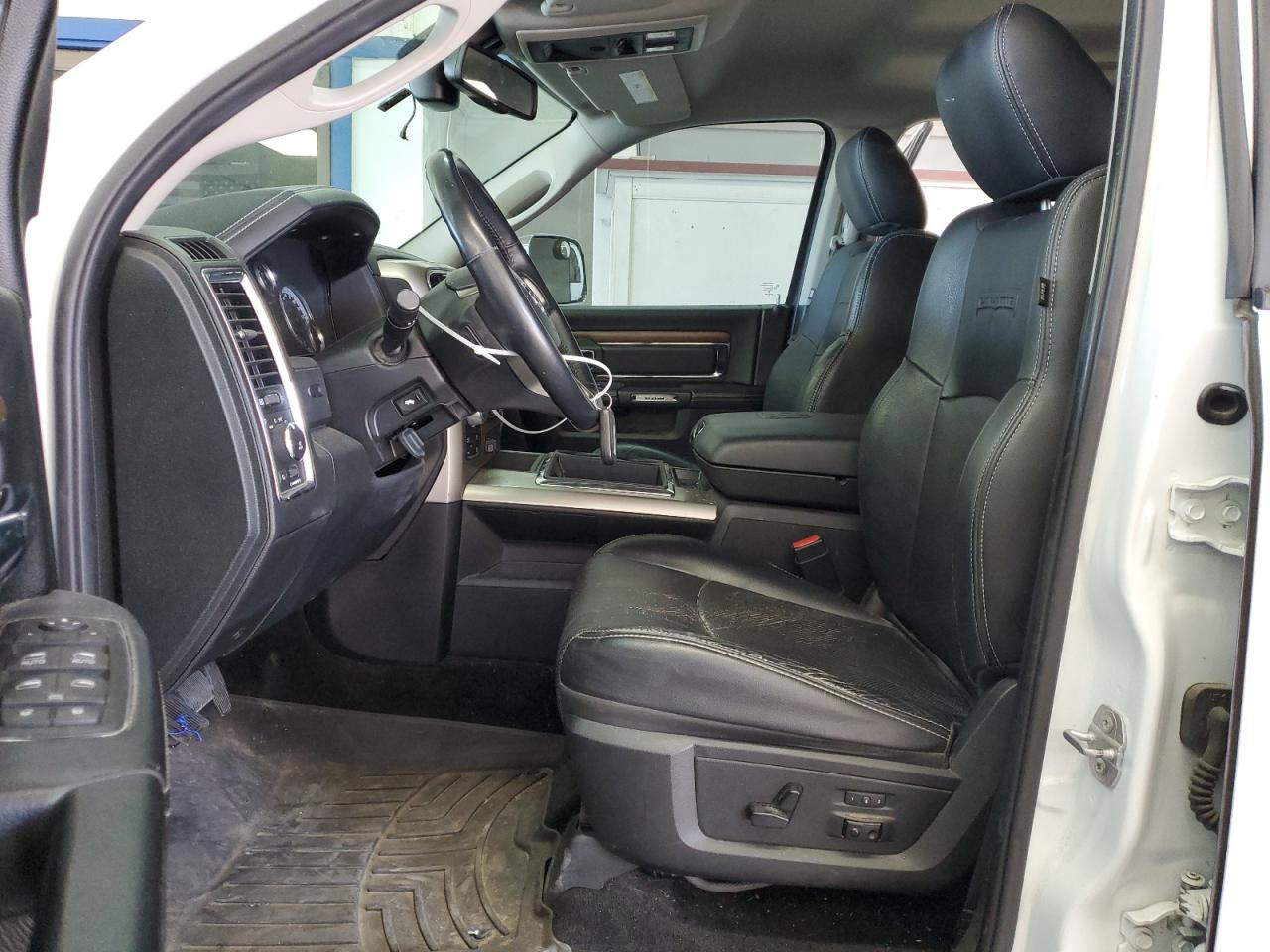 1C6RR7NT7FS644043 2015 Ram 1500 Laramie