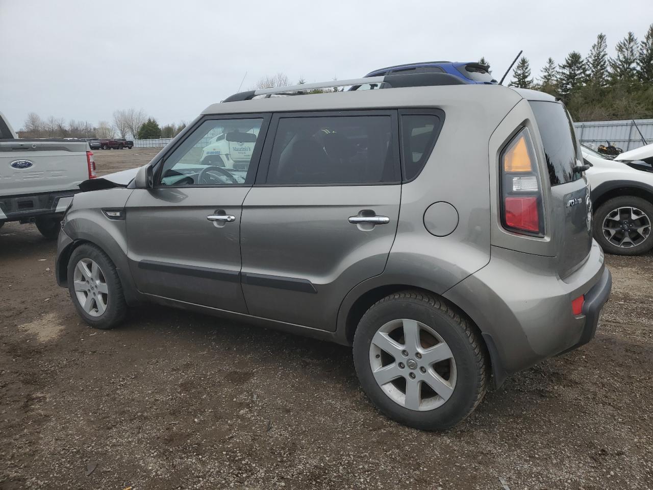 KNDJT2A28B7296452 2011 Kia Soul +