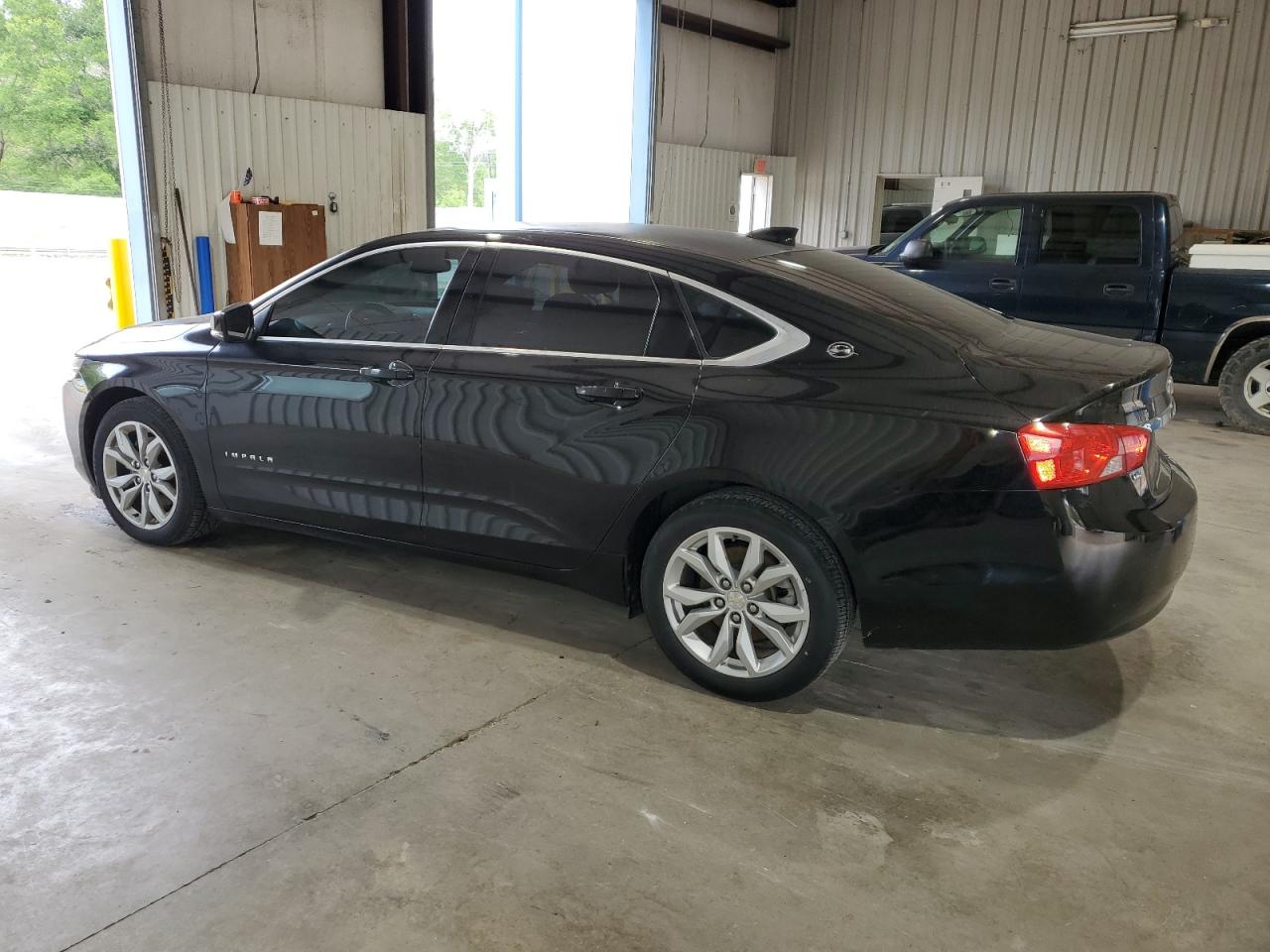 2G1105S33H9105487 2017 Chevrolet Impala Lt