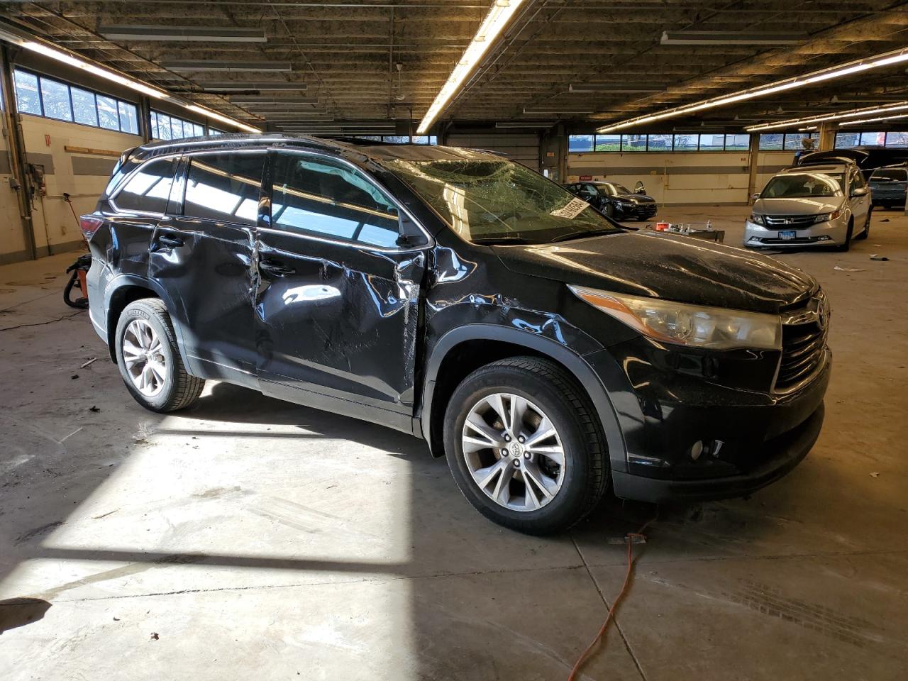 5TDJKRFH3FS160122 2015 Toyota Highlander Xle