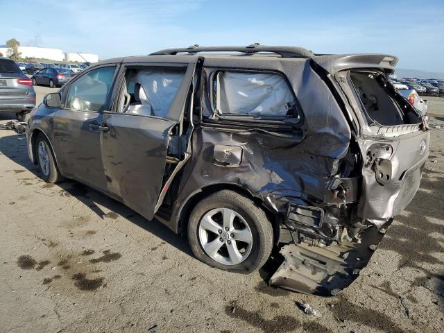 VIN 5TDKK3DC0FS665303 2015 Toyota Sienna, LE no.2