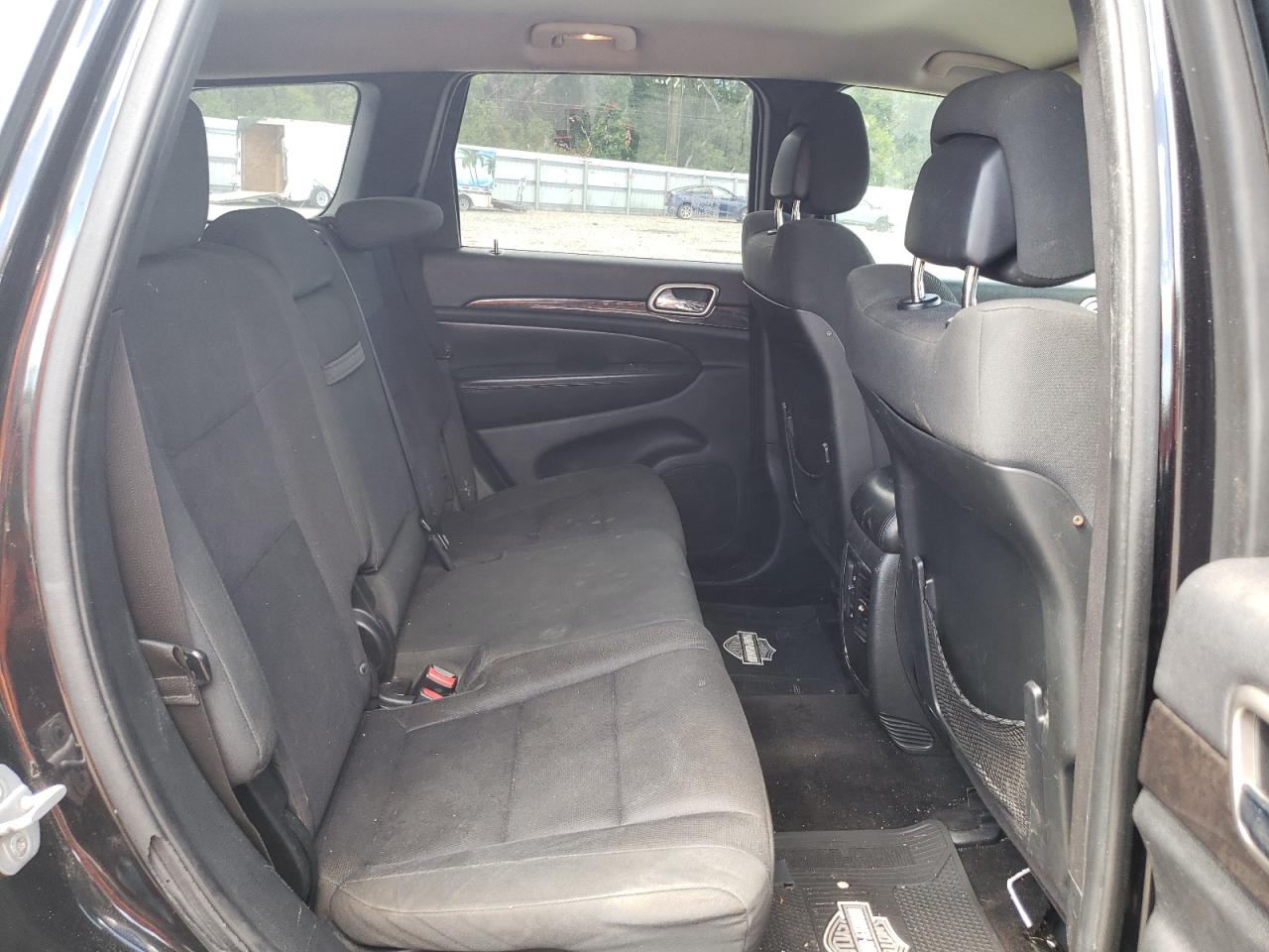 1J4RS4GG2BC585039 2011 Jeep Grand Cherokee Laredo