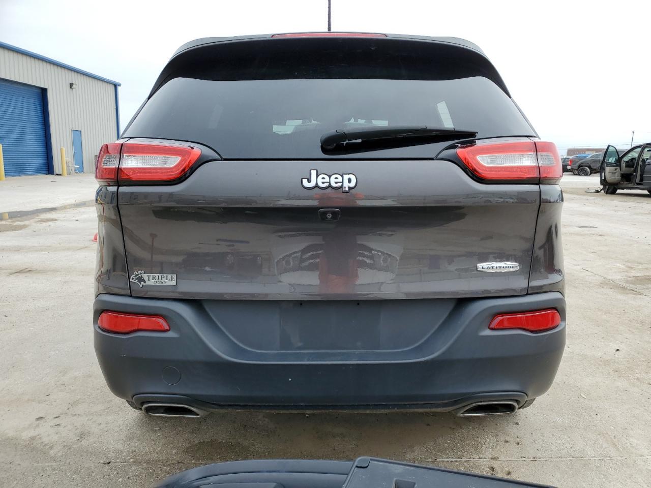 1C4PJLLX5JD561889 2018 Jeep Cherokee Latitude Plus