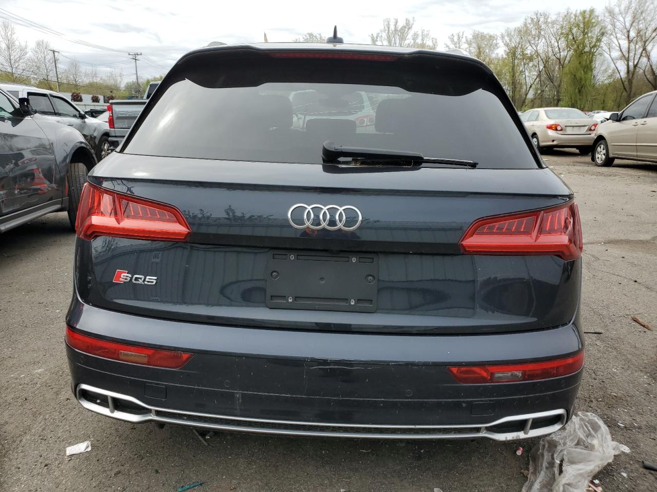 WA1A4AFY0J2013908 2018 Audi Sq5 Premium Plus