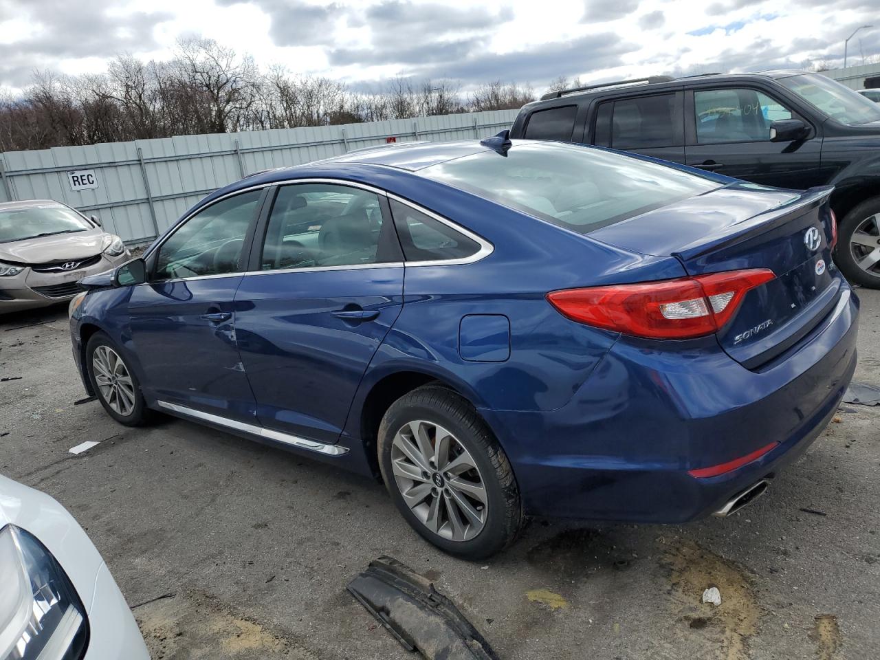 2015 Hyundai Sonata Sport vin: 5NPE34AF6FH076776