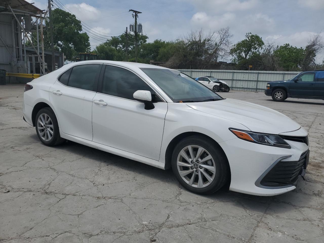 4T1C11AK5NU634108 TOYOTA CAMRY 2022