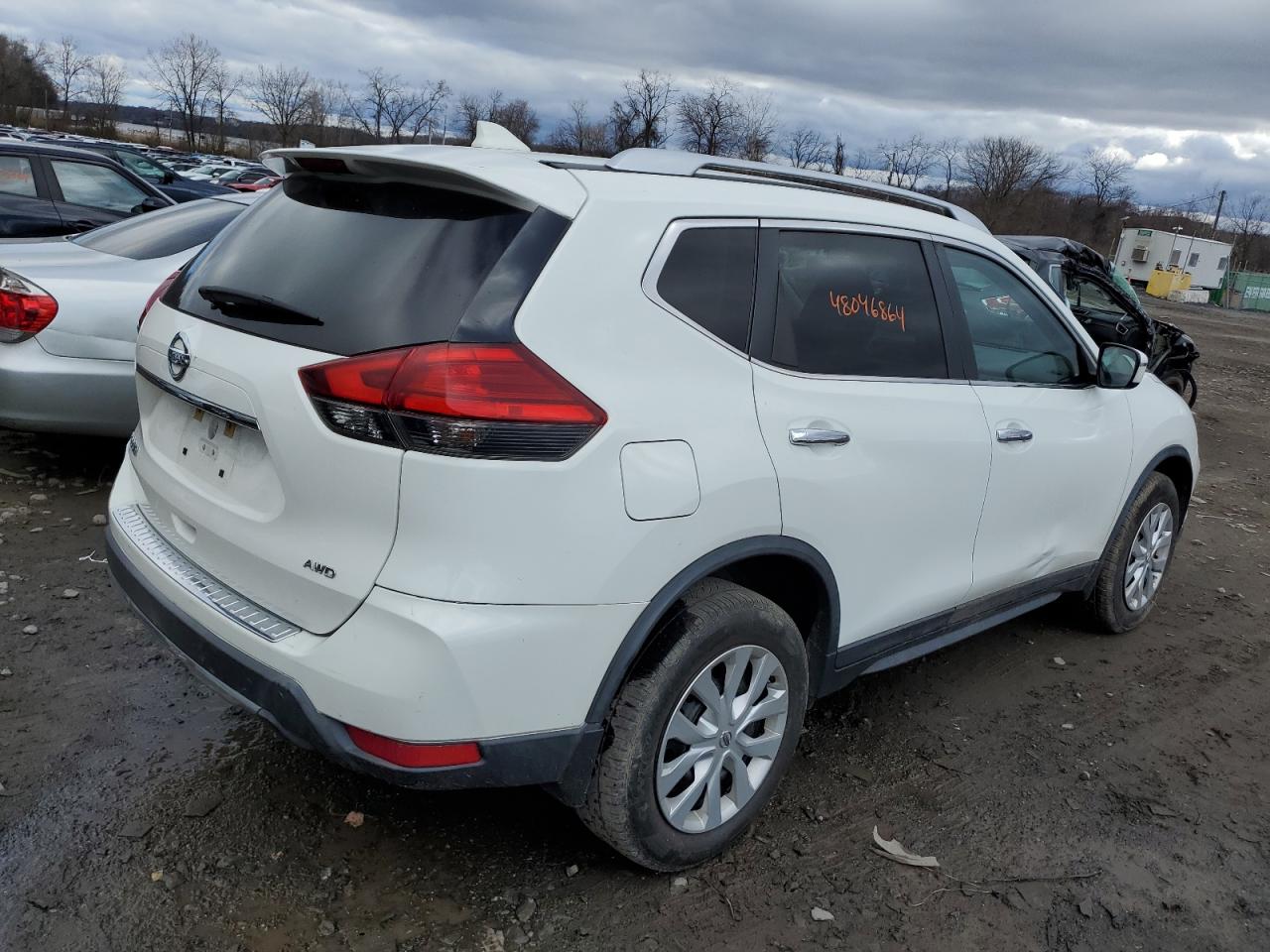 KNMAT2MV6HP594545 NISSAN ROGUE 2017
