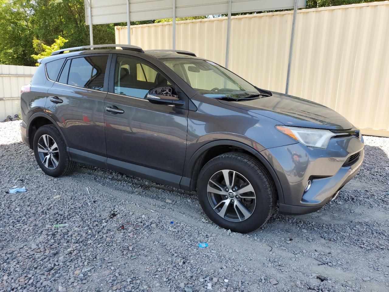 2T3WFREV7HW318531 2017 Toyota Rav4 Xle