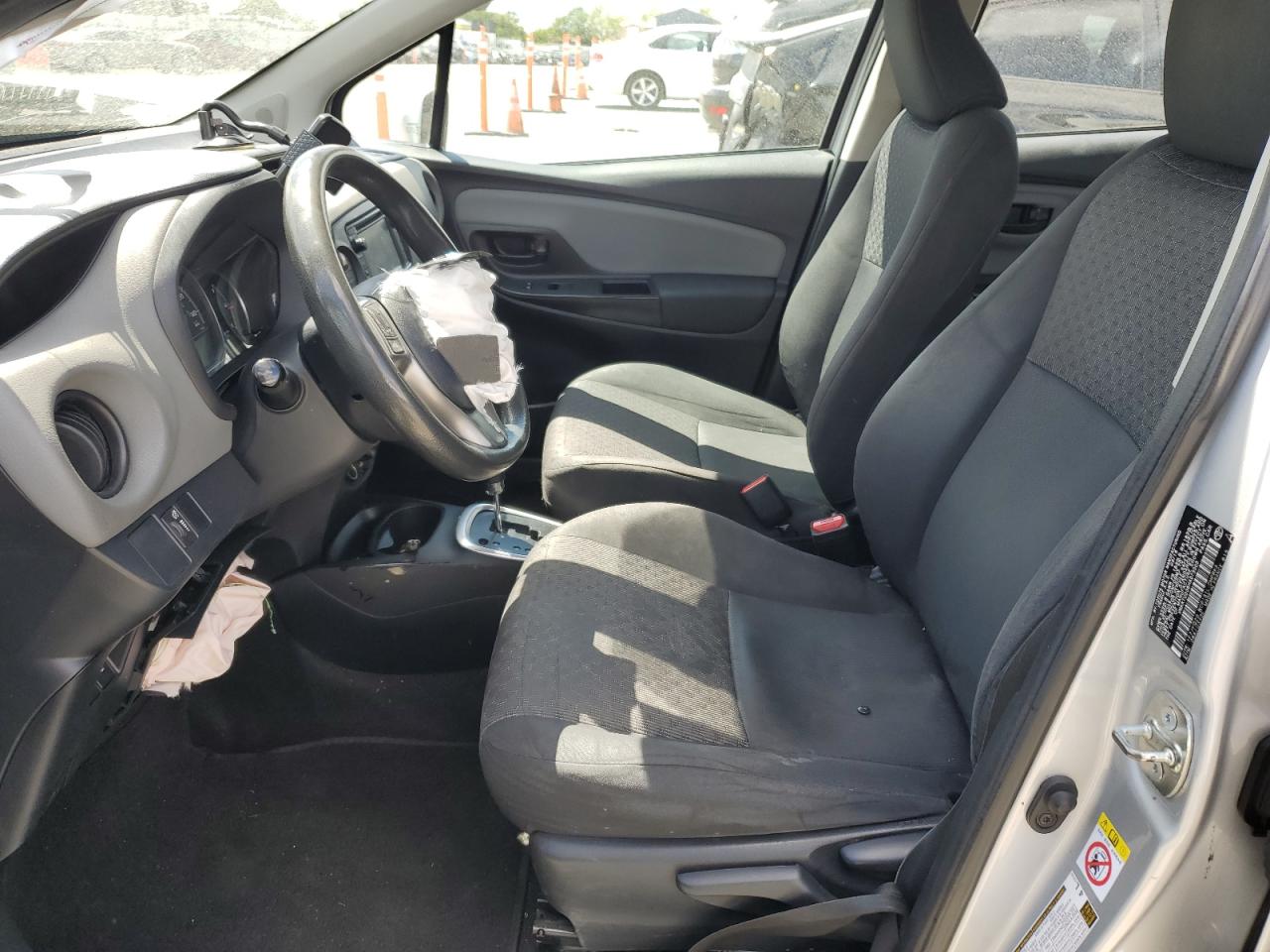 VNKKTUD36HA073303 2017 Toyota Yaris L