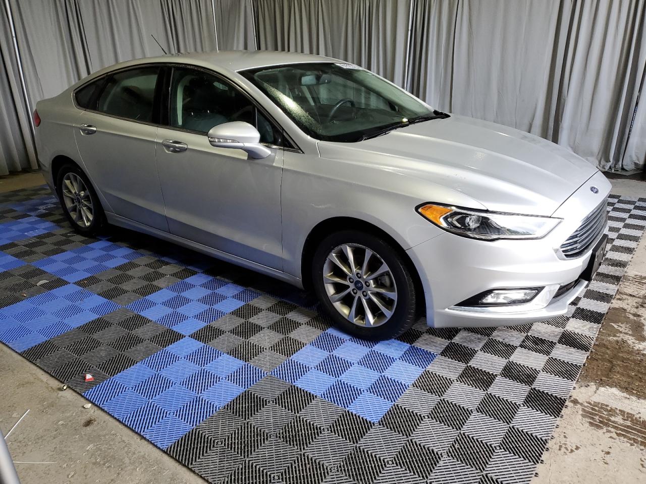 3FA6P0HD7HR253587 2017 Ford Fusion Se