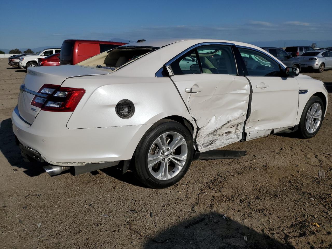 1FAHP2E84JG138082 FORD TAURUS 2018