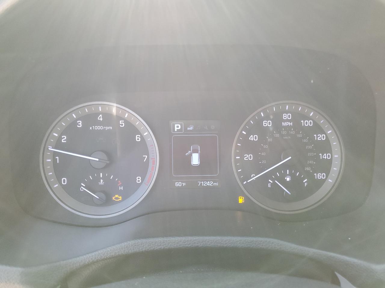 KM8J2CA42JU766688 2018 Hyundai Tucson Se