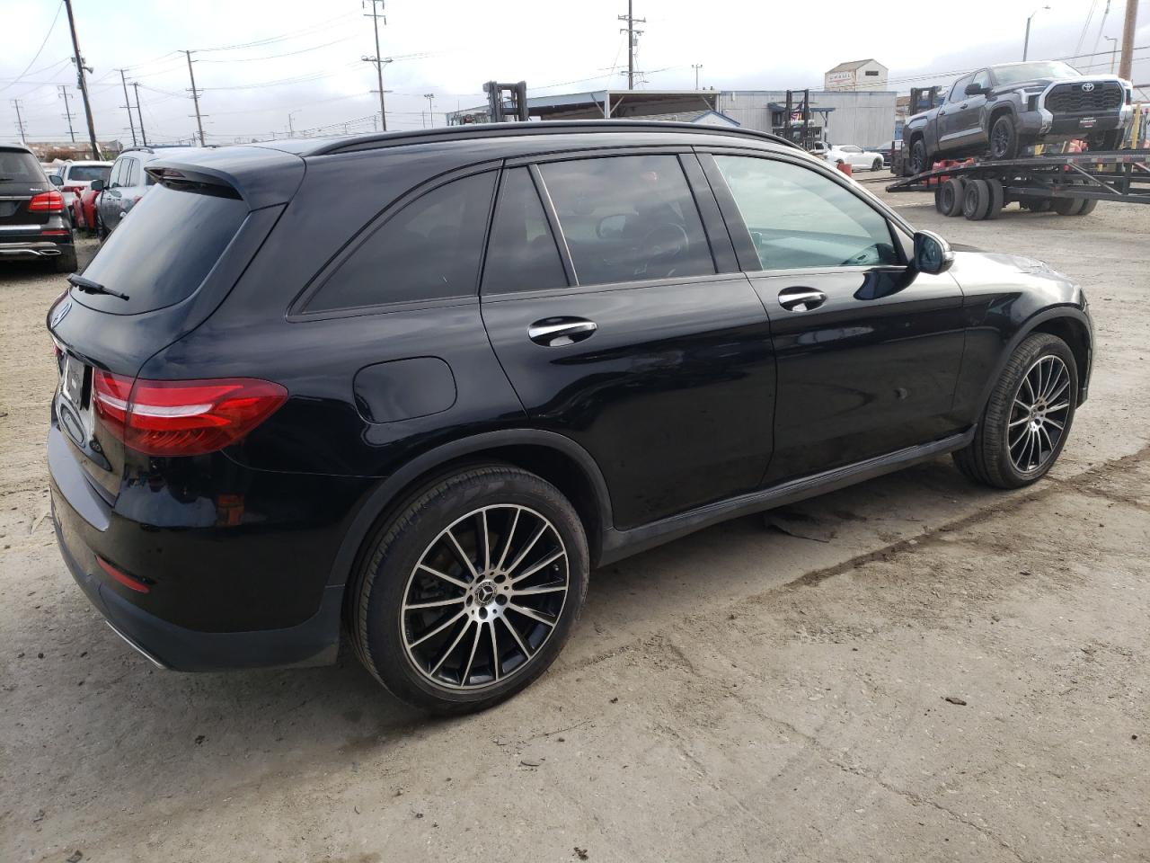 2019 Mercedes-Benz Glc 300 vin: WDC0G4JB5KV150303