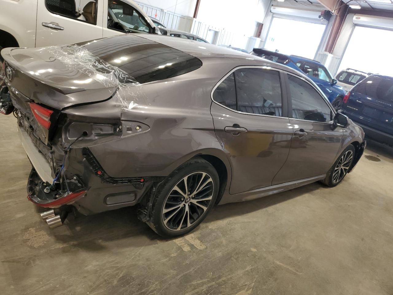 4T1B11HK9JU063721 TOYOTA CAMRY 2018