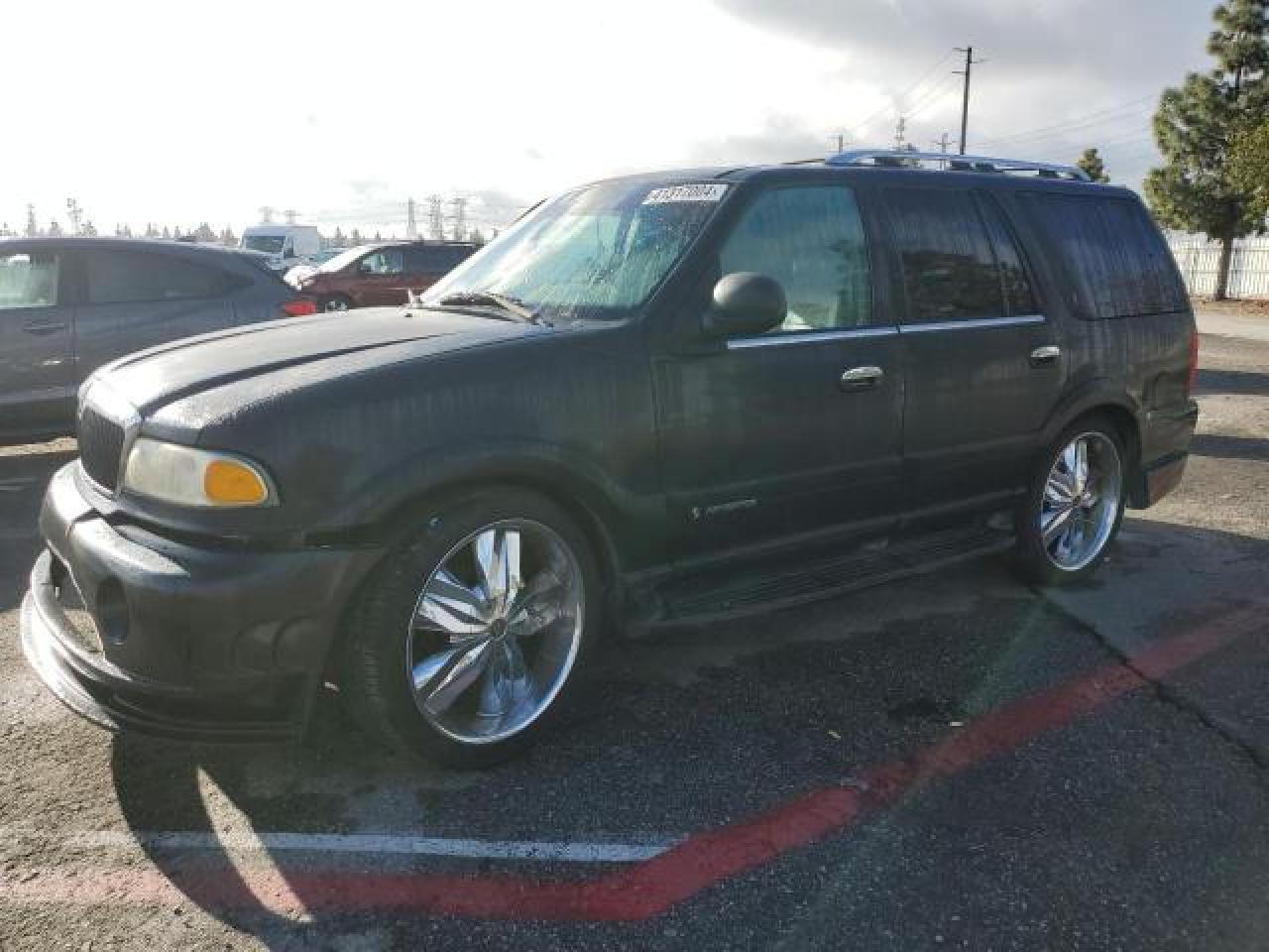 5LMEU27R51LJ09055 2001 Lincoln Navigator