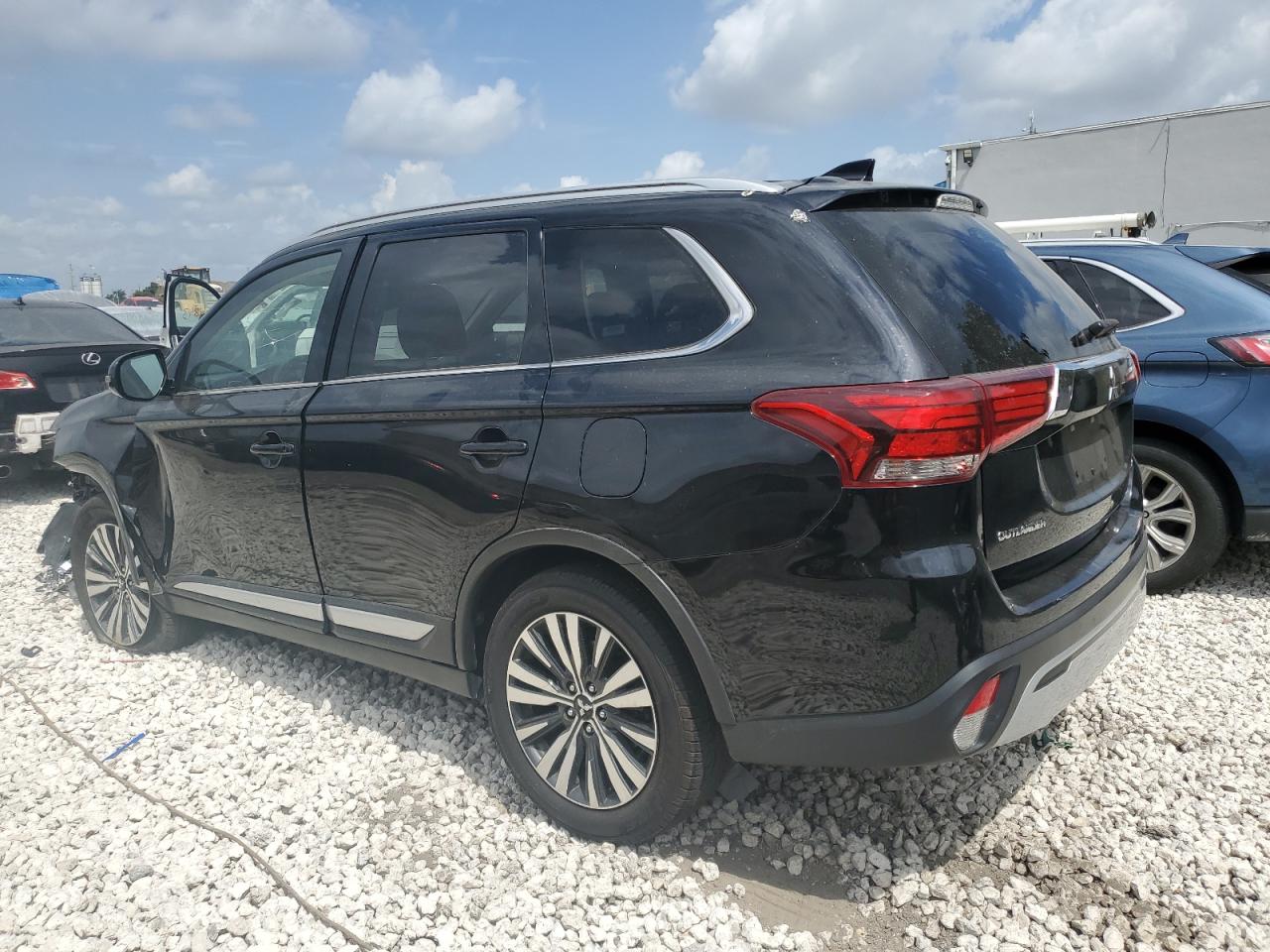 JA4AD3A33LZ025052 2020 Mitsubishi Outlander Se