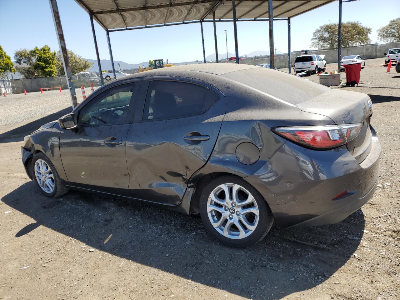 3MYDLBYV5HY172192 TOYOTA YARIS 2017